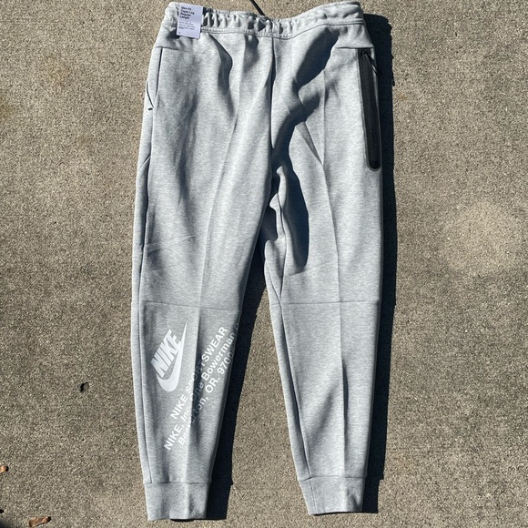 Mens Nike Sportswear Tech Fleece Graphics Joggers Grey White DM6480 063 - Picture 3 of 4